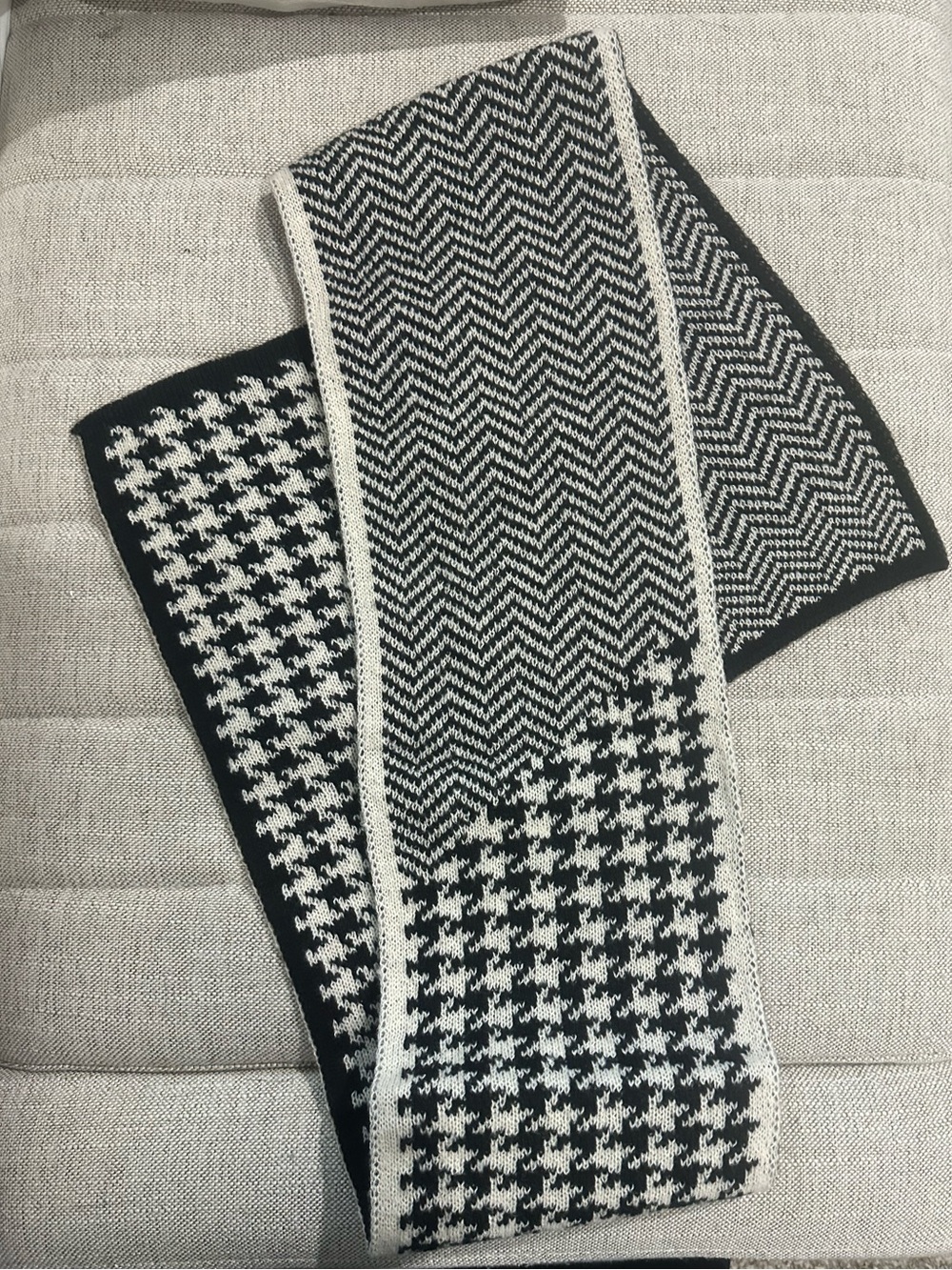 Black and White Houndstooth Knit Scarf